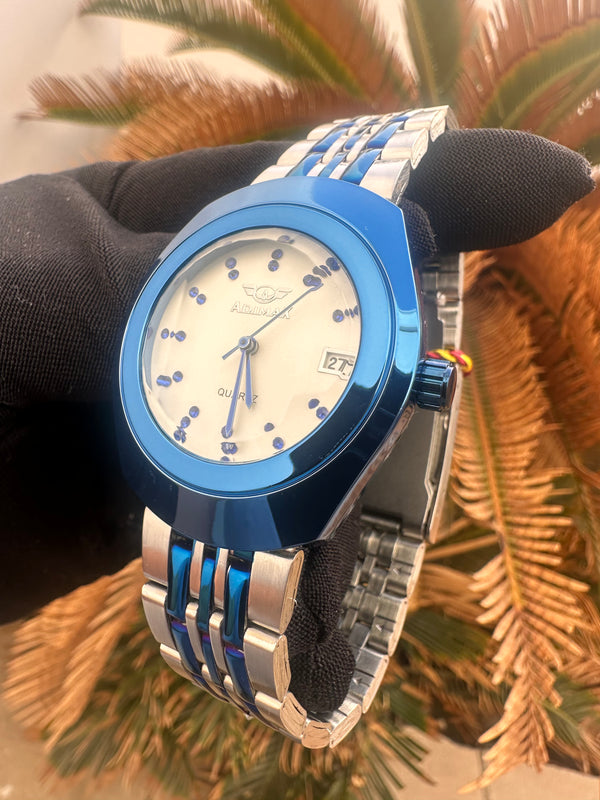 Elegant touch of Blue with stainless steel unisex watch and water resistant. Medium size